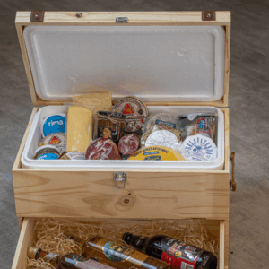 Baú Especial - 11 Tipos de Queijos + 2 Embutidos + Caixa Personalizada